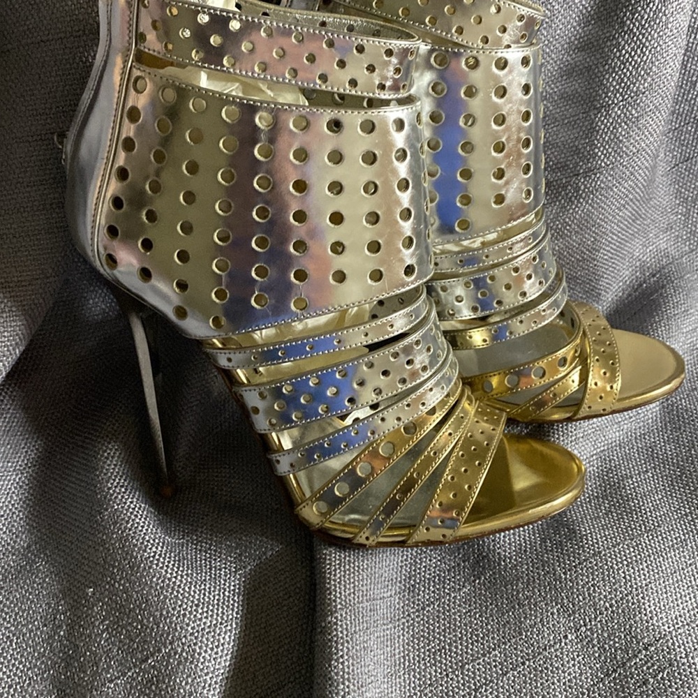 Jimmy Choo - Picture 5 of 5